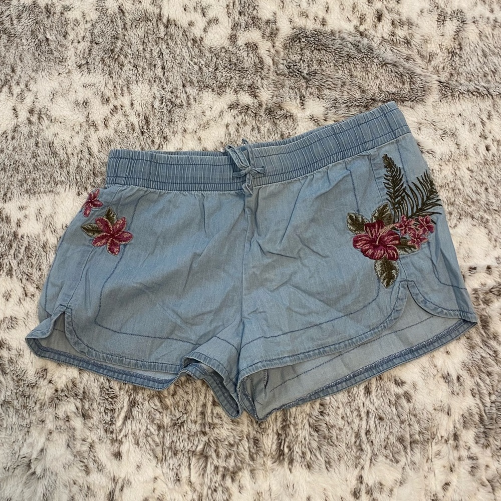 Dress Jean shorts with floral embroidery